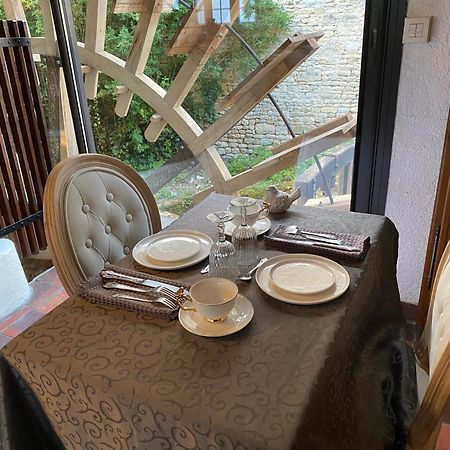 Bed and Breakfast Le Vieux Moulin Bouhet Zewnętrze zdjęcie