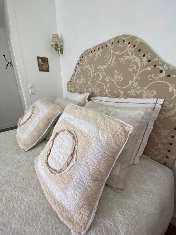 Bed and Breakfast Le Vieux Moulin Bouhet Zewnętrze zdjęcie