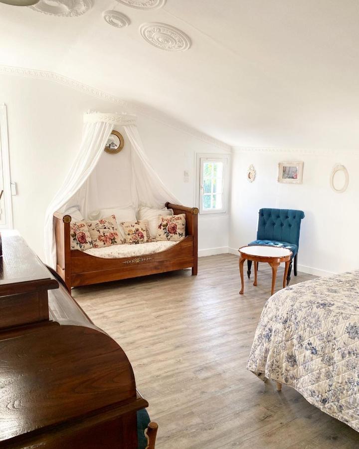 Bed and Breakfast Le Vieux Moulin Bouhet Zewnętrze zdjęcie